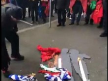 Македонци запалиха българското знаме в Австралия