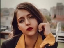 Кола блъснала дъщерята на Гала, девойката го обърна на забава