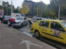 Шофьор се заби в такси по бул."Източен"