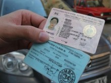 Автоинструктори се обединиха срещу ДАИ: Мотаят издаването на книжки с месеци