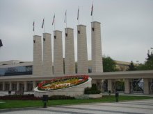 Антики, вино и атракции показва Хисар на щанда си в панаира