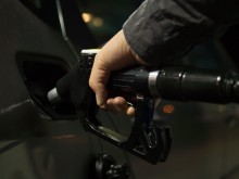 Горивата ще поскъпнат с жълти стотинки