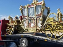 Циганин със златна каляска се превърна в хит в социалните мрежи
