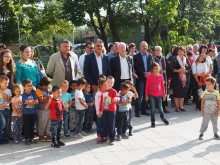 Откриха нова ултрамодерна детска площадка в Граф Игнатиево