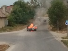 Кола изгоря като факла край Пловдив
