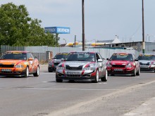 Предстои четвърти кръг на уникалния шампионат с абсолютно еднакви автомобили