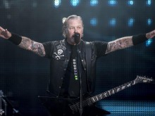 Вокалистът на Metallica лекува тежка алкохолна зависимост