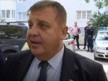 Каракачанов: Без подкрепа за Македония, докато не изчисти историята от фалшификации