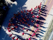 Много хора се включиха във флашмоб на Гребната база в подкрепа на пациентите със злокачествени заболявания на кръвта