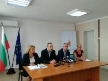 Арестуваха измамници, пребили мъж, за да им прехвърли апартамент