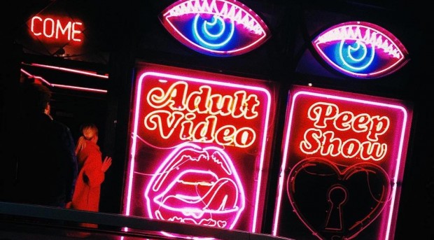 60 годишен британец почина в Италия  докато гледа порно филм в секс шоп