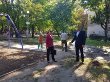 Работи се по облагородяването на парк "Надежда" в "Северен"