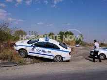 Лудо преследване между патрулка и мотор, младежът избяга позорно!