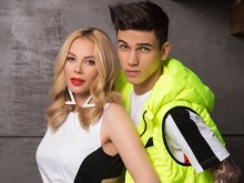 Емилия изстреля на върха "пеленачето" на "Пайнер"