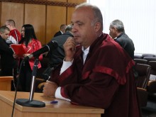 Прокурор: С удоволствие ще отида на Малдивите с парите, които спечеля от Райфъла