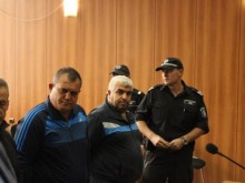Доведоха в съда служителите на ДАИ, обвинени във взимане на подкуп