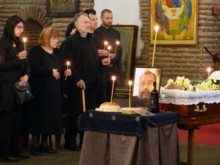 Големият български актьор Васил Михайлов погреба сина си, изпрати го с аплодисменти