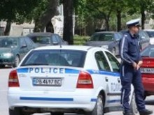 Шофьор с фалшиви номера си спретна дива гонка с полицията