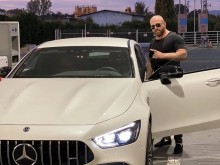 Ловецът на бежанци Динко се изфука с Мерцедес за 350 бона