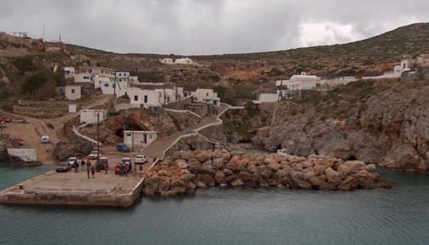 Антикитира е малък остров в Егейско море който се намира