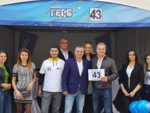 Кандидатът на ГЕРБ за кмет на "Източен" Иван Стоянов разговаря с пловдивчани за акцента в програмата си