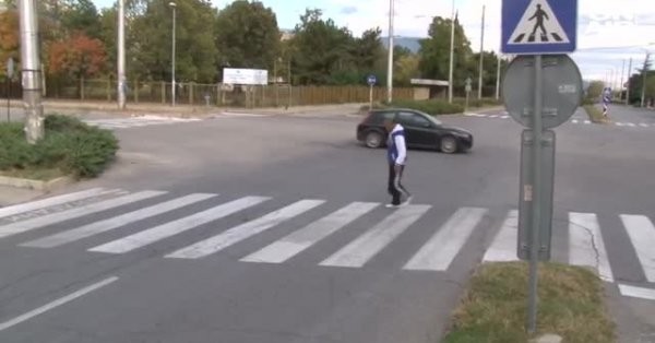 Водачът, който уби 16-годишно момиче на пешеходна пътека в Сливен,