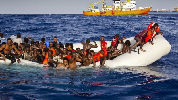 Асошиейтед Прес
Броят на загиналите при потъване на мигрантски кораб край