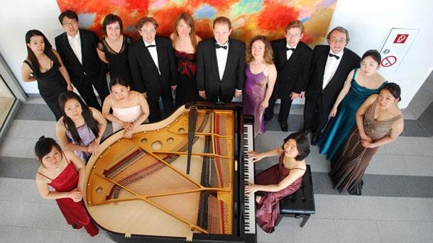 Концерт на 8 рояла е едно от закриващите събития в