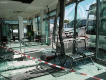 Автобус се блъсна в чакалнята на автогара "Сердика"