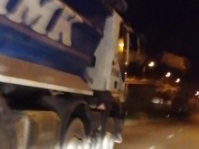 Подивял пимкаджийски шофьор бясно препуска с камион пред Английската