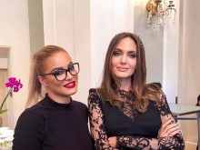 Евгения Джаферович се снима с Анджелина Джоли