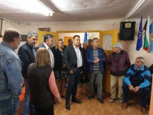 Жители на "Южен" се жалват на Костадин Язов от състоянието на улиците и организацията на движение в района