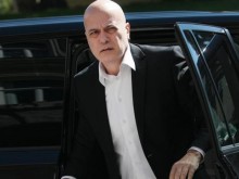 Малко преди да влезе в политиката Слави изчистил бизнеса си от офшорки!