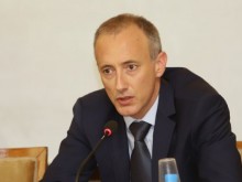Министърът на образованието коментира инцидента, при който шестокласничка пострада при спор с учителка като недопустим