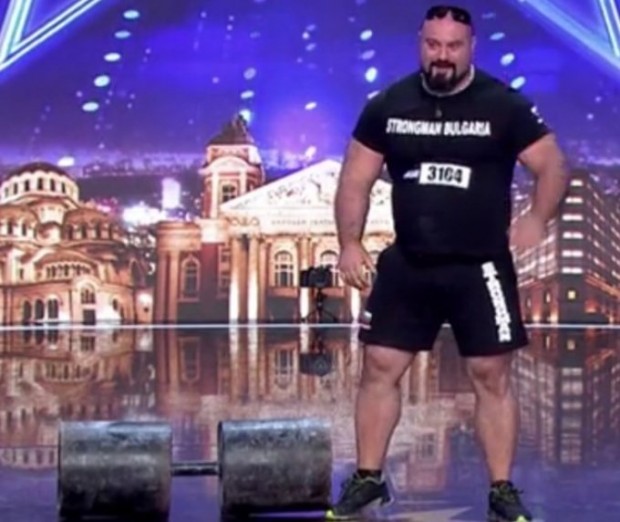 Мариян Димитров от Пловдив е най-силният българин. 30-годишният мъж дърпа