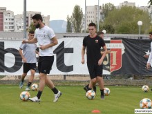 Локо приобщи петима младоци в първия отбор