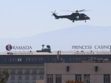 Военни хеликоптери и самолети ниско над Пловдив!