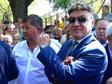 Боби Михайлов няма да хвърля оставка, каза кога ще говори