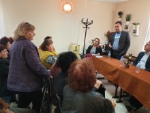 Граждани с увреждания поискаха от Костадин Язов по-евтин градски транспорт