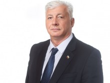 Здравко Димитров: Сваляме данъците за колите, догонваме София по заплати