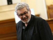 Борят се за живота на Стефан Данаилов, поставен е в изкуствена кома