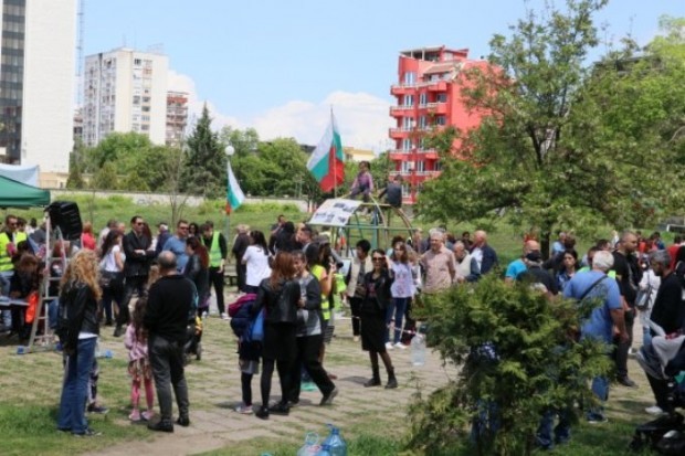Собственикът на частния парк в "Кършияка" към Общината: Елате да го окосите!