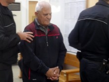 Затвор за кондуктора Мехмед, блудствал с ученичка в автобус в Пловдив!