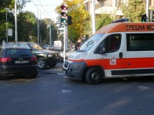 Тройна катастрофа в Кючука, млада шофьорка изпадна в шок, лекари следят състоянието й!