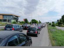 Светофар предизвиква километрични задръствания на един от входовете на Пловдив?
