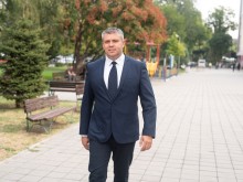 Стоян Алексиев и активни граждани от бул. "България" си обещаха заедно да облагородят междублоково пространство