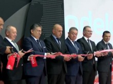 Премиерът откри новия супермодерен завод за фарове на "Мерцедес" край Пловдив!