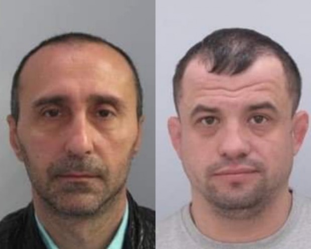 Във връзка с водено досъдебно производство полицията издирва двама български