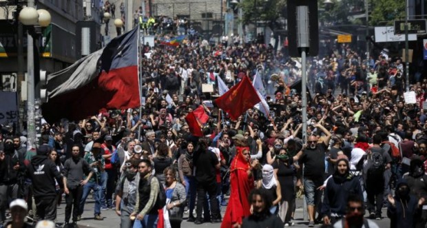Протестите в Чили срещу социалните неравенства продължават като в тях