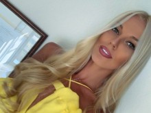 Секси изкушението Натали Трифонова разгорещи мрежата с пикантни снимки